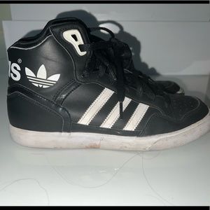 Very good condition adidas boots size 7 women